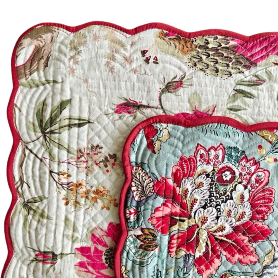 Reversible quilted placemat floral close up
