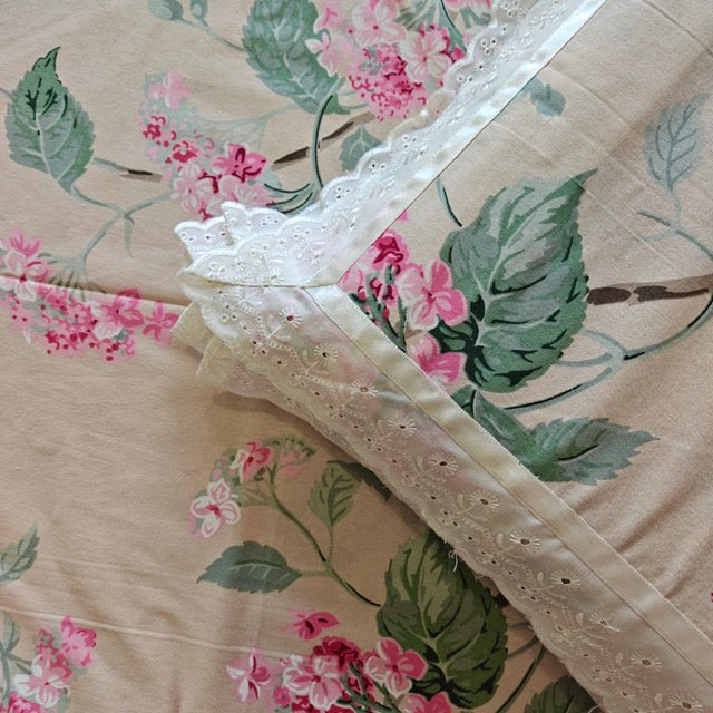 Lumos Botanic Print Bedsheet Set, King Size, Lace Pillows