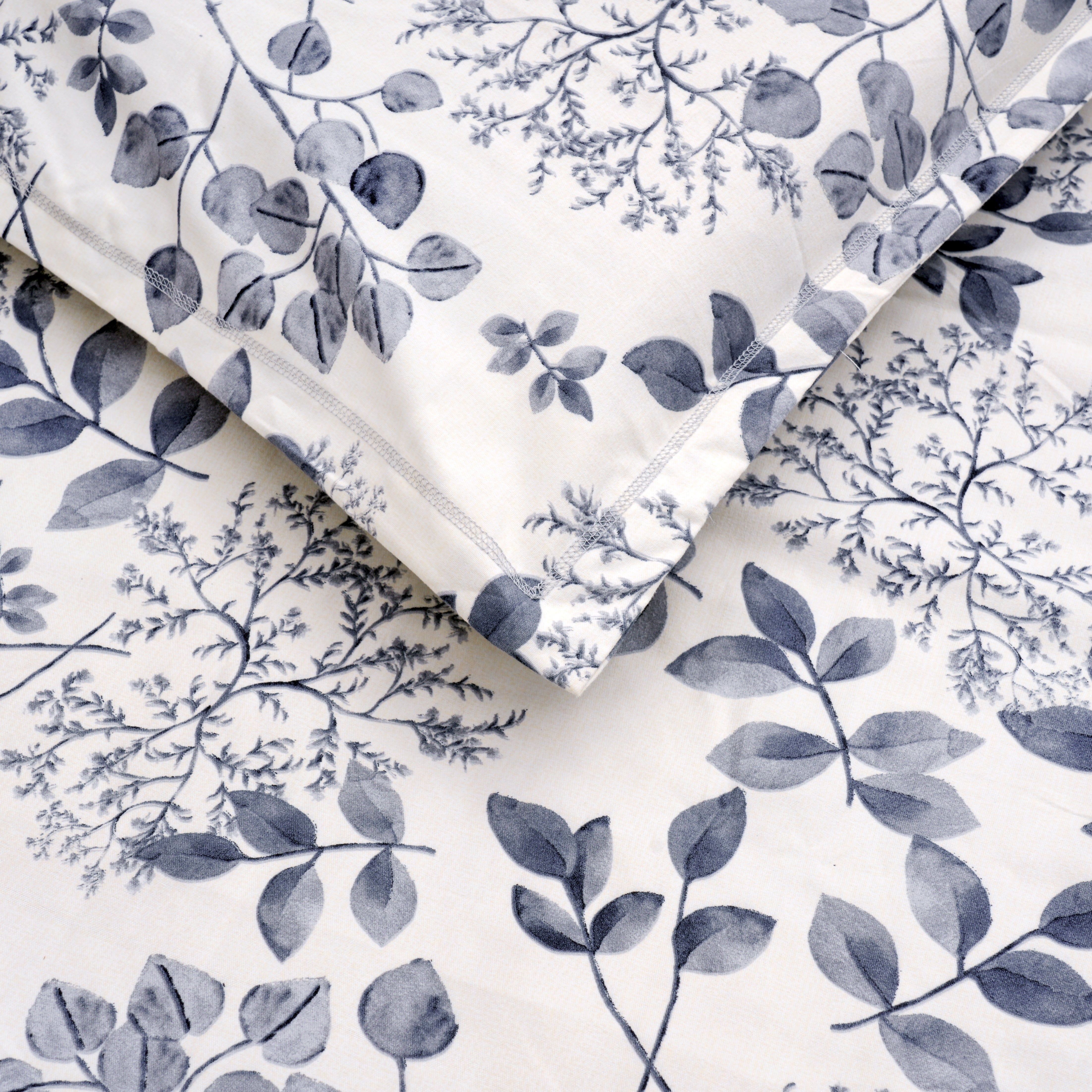 Pack of 2 Queen Size Bedsheets – Pastel Plaid & Shadow Flora