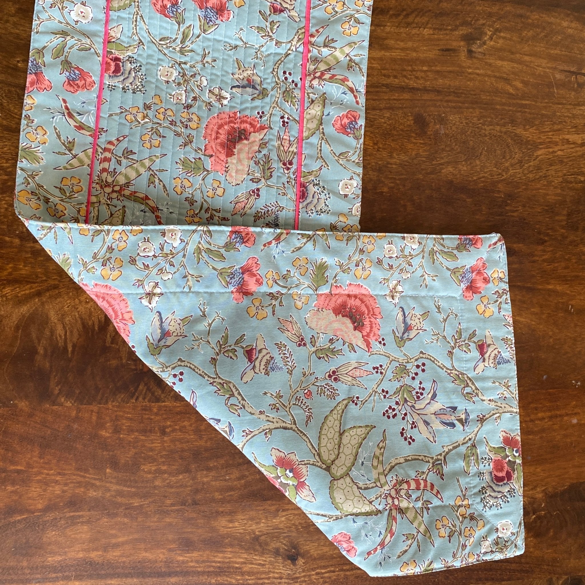 Bumblebee Table Runner, 100% cotton, 13" x 72" - Coral Slub - 