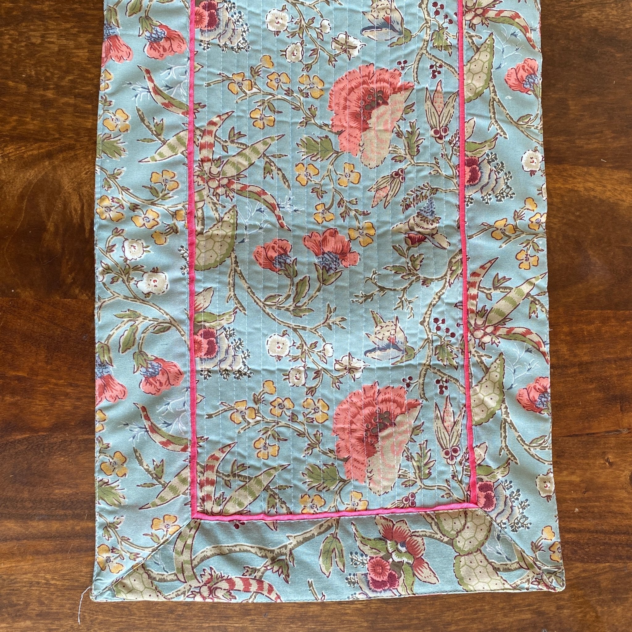 Bumblebee Table Runner, 100% cotton, 13" x 72" - Coral Slub - 