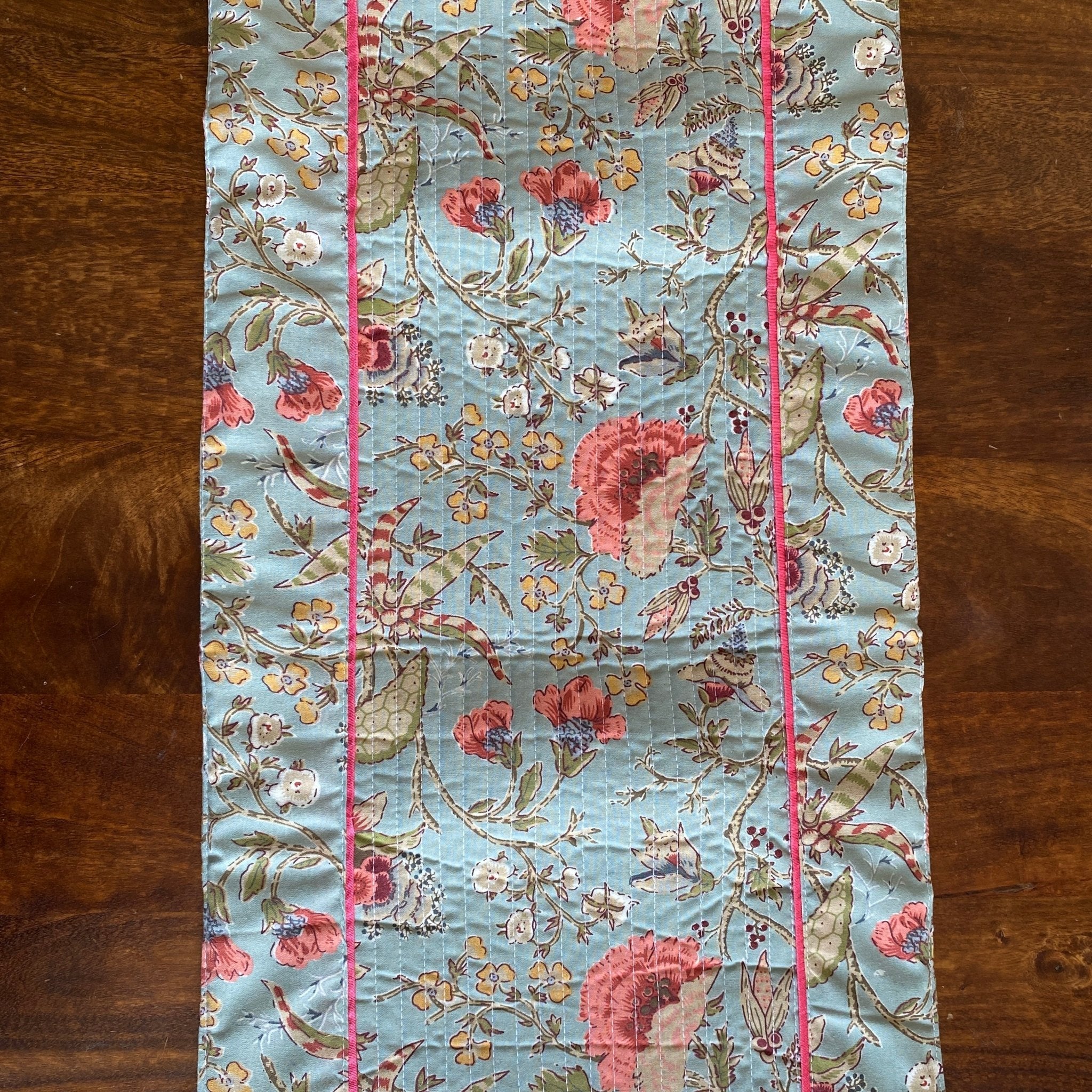 Bumblebee Table Runner, 100% cotton, 13" x 72" - Coral Slub - 