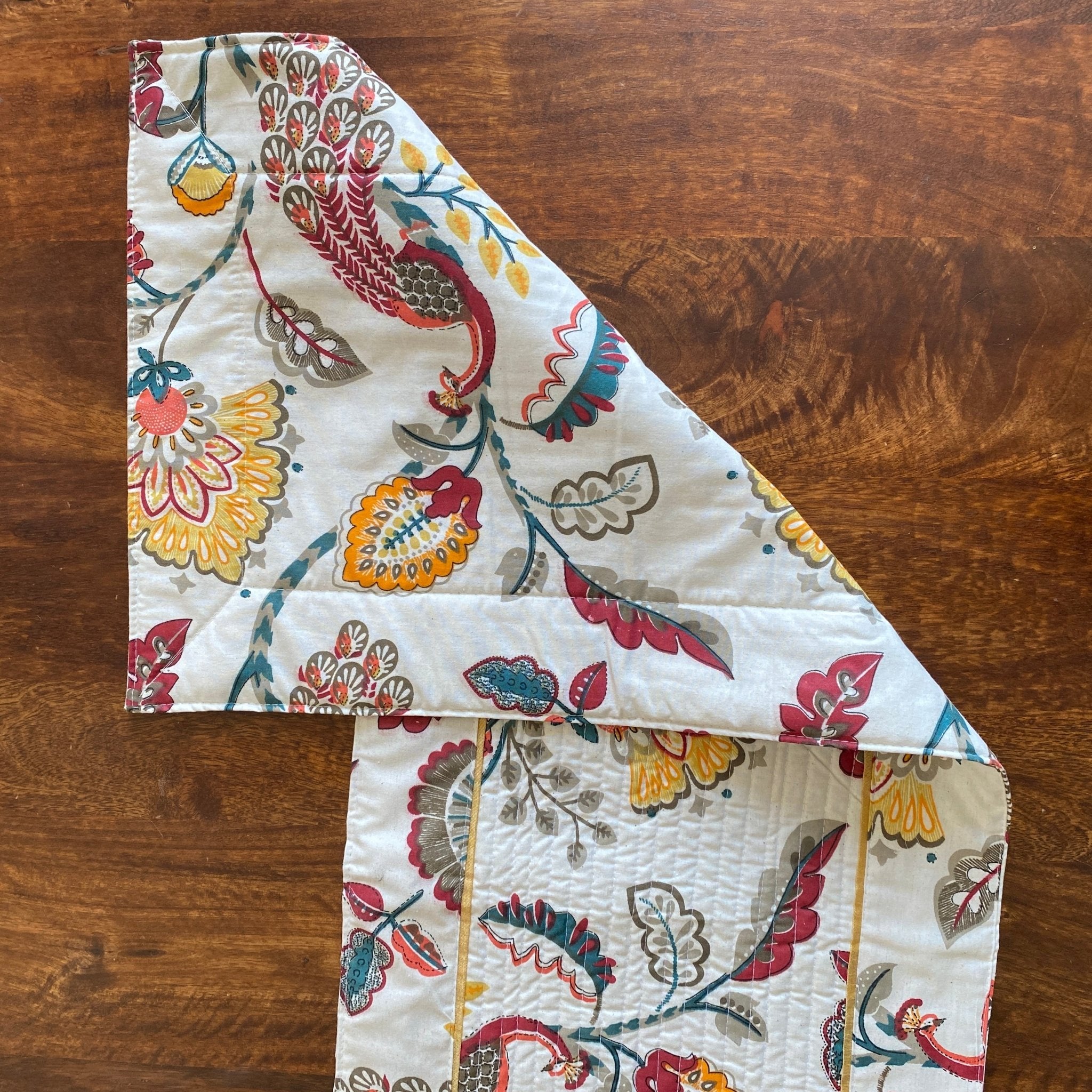 Confetti Toss Table Runner, 100% cotton, 13" x 72" - Coral Slub - 