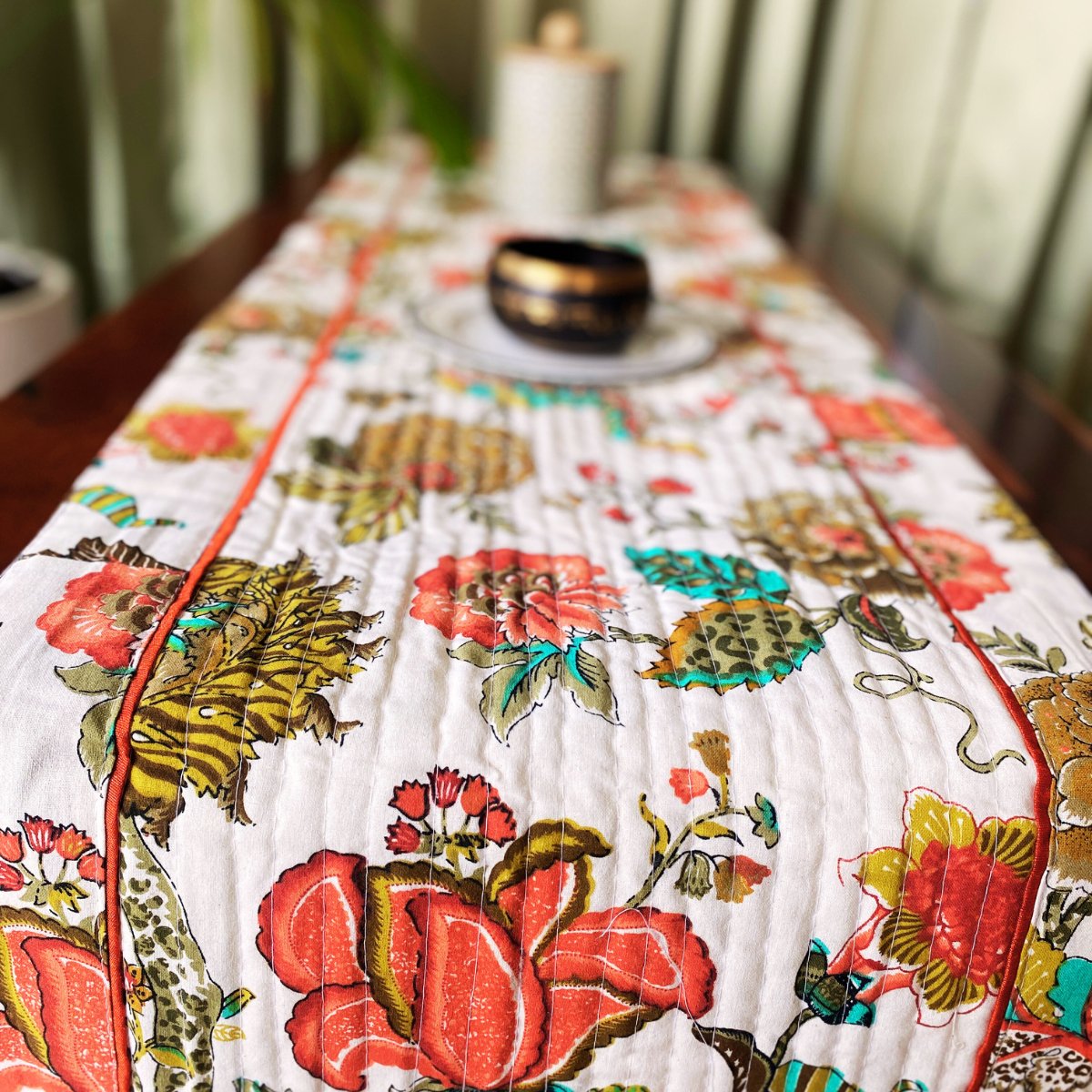 Dahlia Garden Print Table Runner, 100% cotton, 15" x 72" - Coral Slub - 