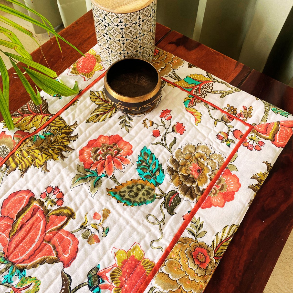 Dahlia Garden Print Table Runner, 100% cotton, 15" x 72" - Coral Slub - 