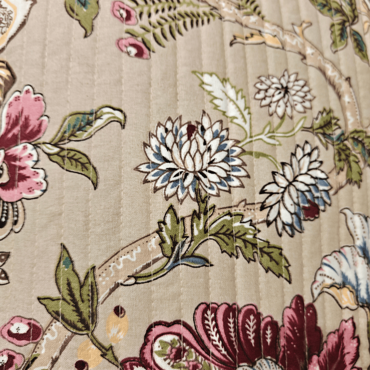 Dune Bloom King Size Bedsheet Set (108" x 108") – 100% Cotton, Quilted Pillow Covers - Coral Slub - 