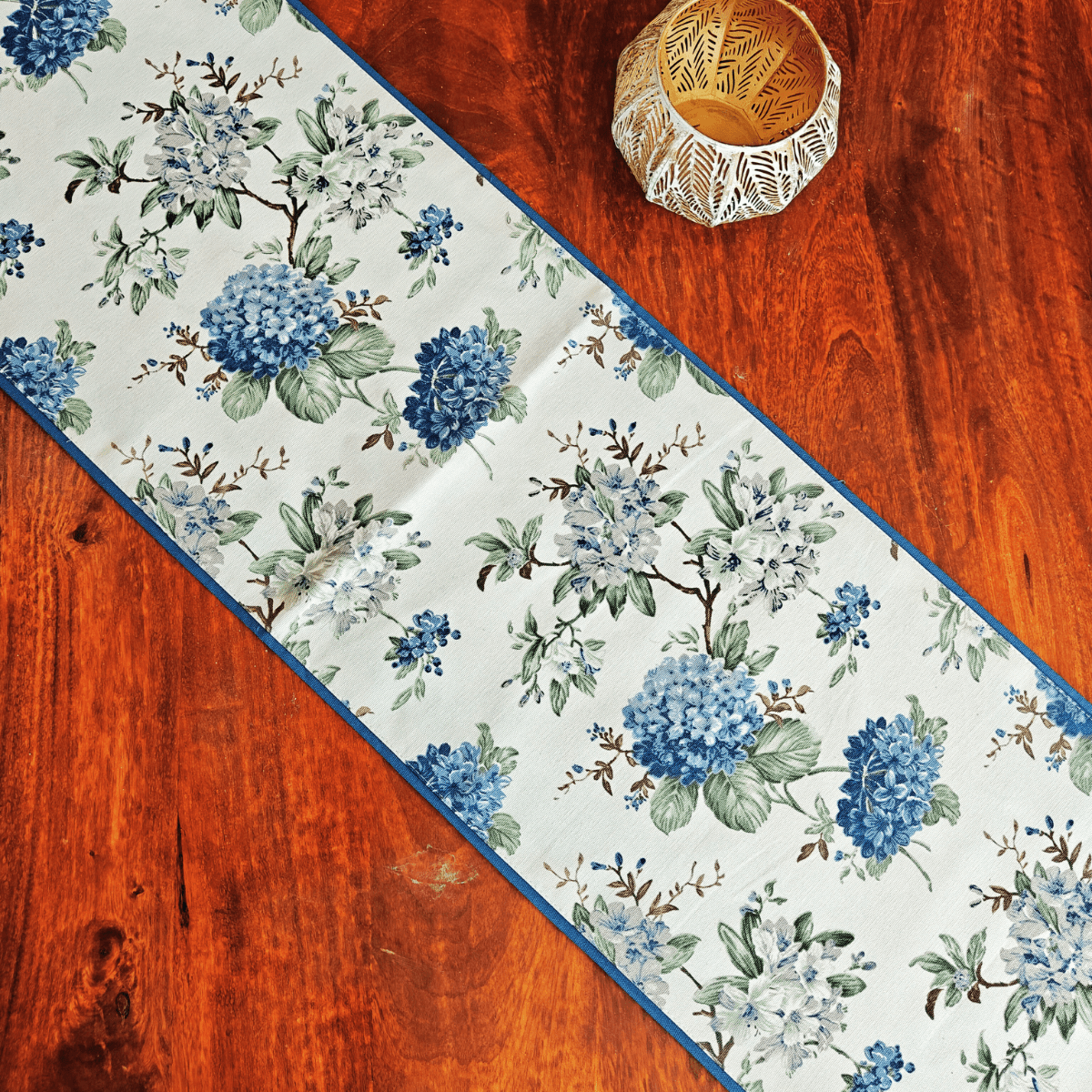 Glade Printed Table Runner, 100% cotton, 13" x 72" - Coral Slub - 
