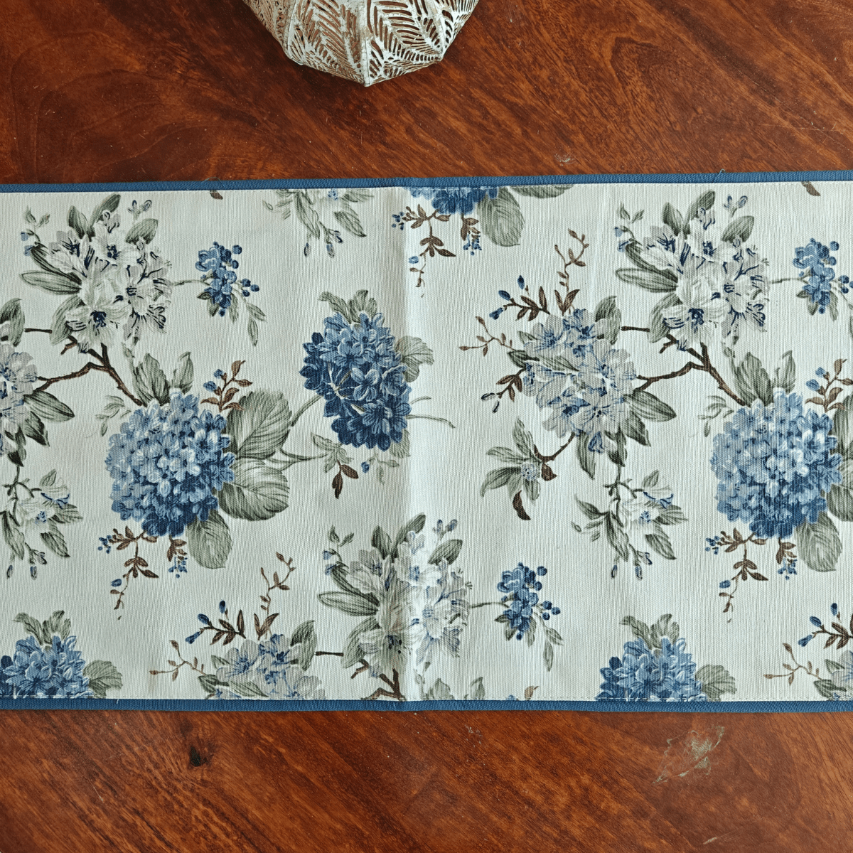 Glade Printed Table Runner, 100% cotton, 13" x 72" - Coral Slub - 