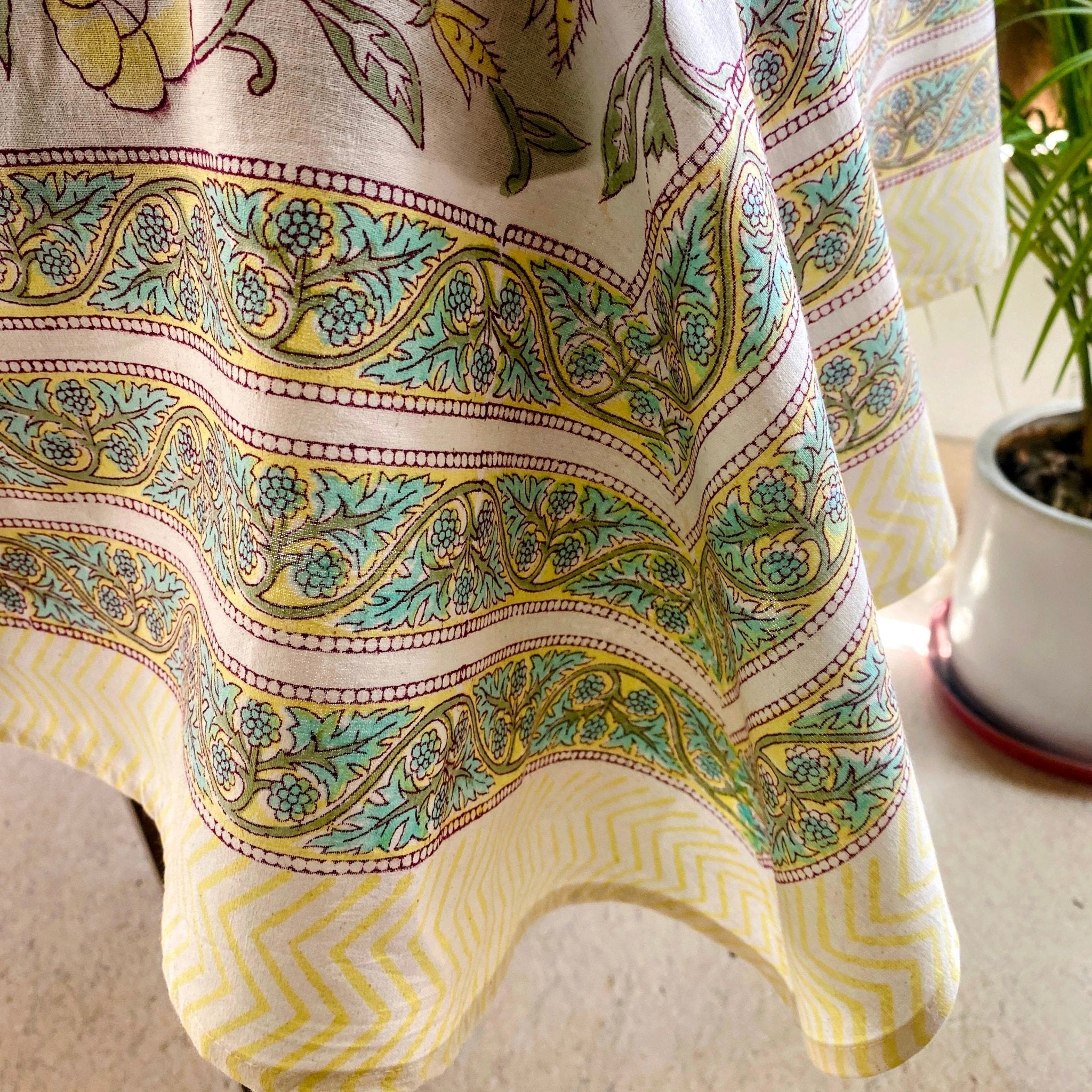 Gulanchi 6 Seater Dining Table Cover, 100% Cotton, 60" x 90" - Coral Slub - 