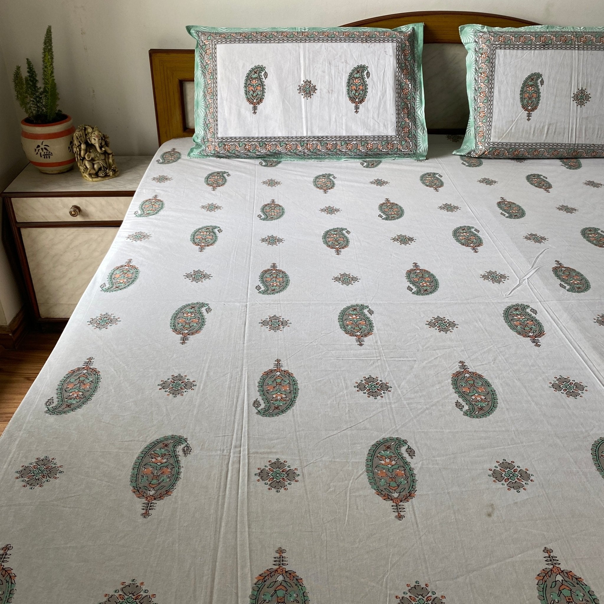 Hemlata Bedsheet Set 100% Cotton, King Size, 100" x 108" - Coral Slub - 