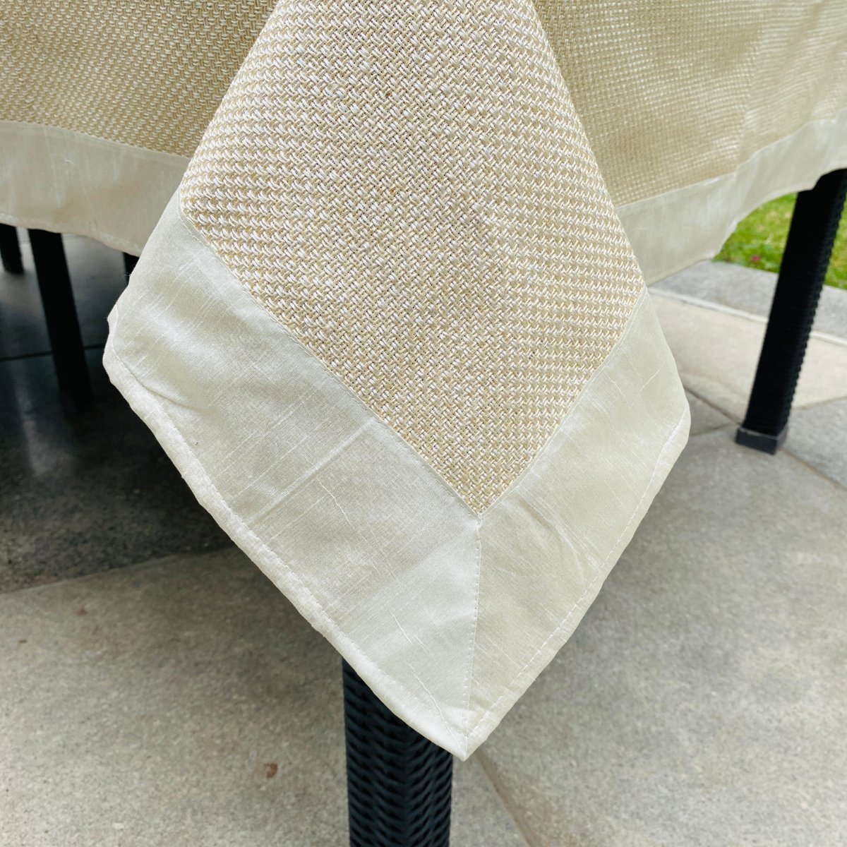 Jute Lux Offwhite Six Seater Dining Table Cover, 60" X 90" - Coral Slub - 