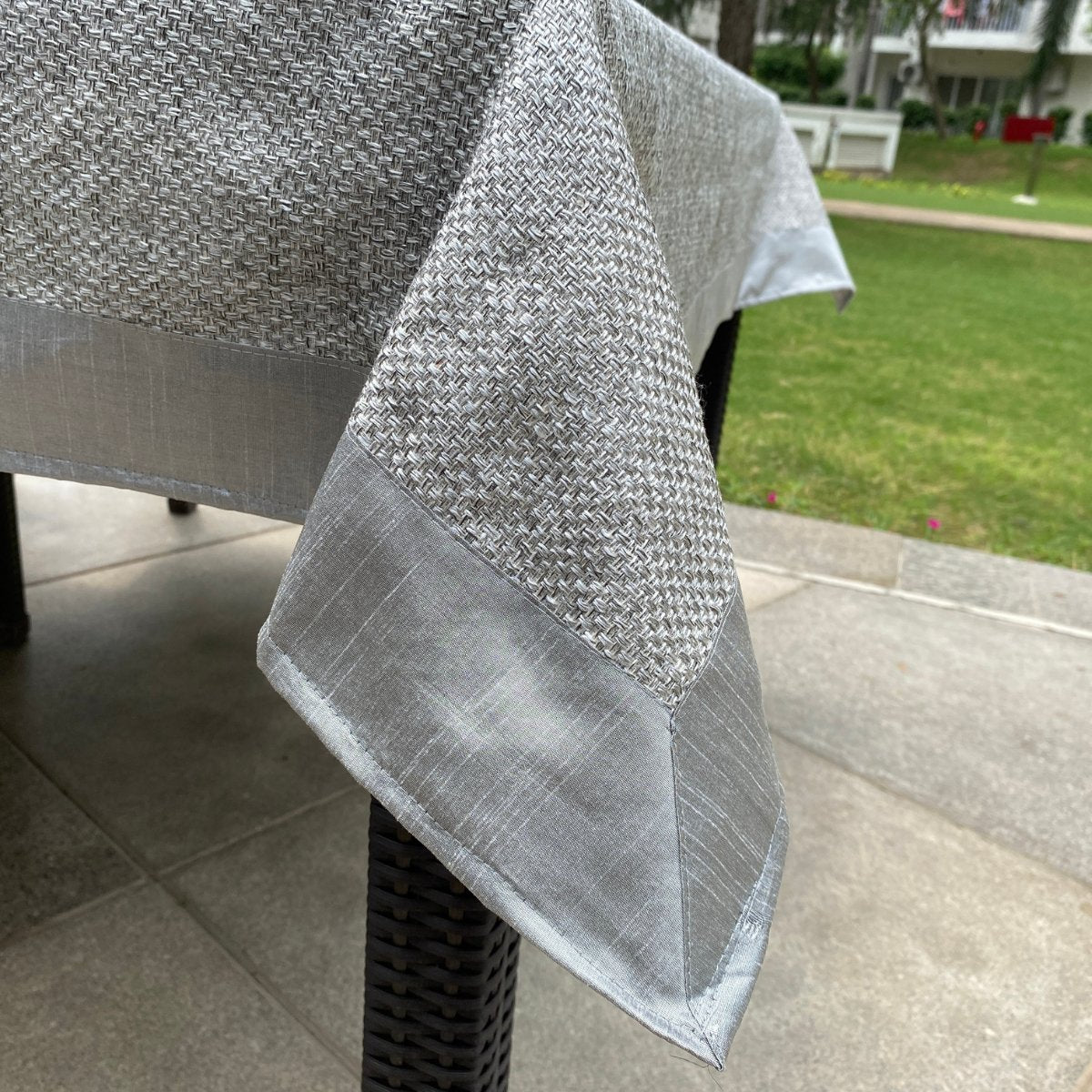 Jute Lux Silver Six Seater Dining Table Cover, 60" X 90" - Coral Slub - 