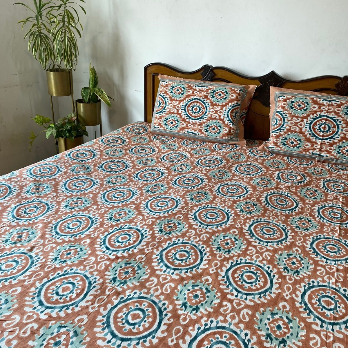 Kesar Ikat Print Bedsheet Set, King Size, 100" x 108" - Coral Slub - 