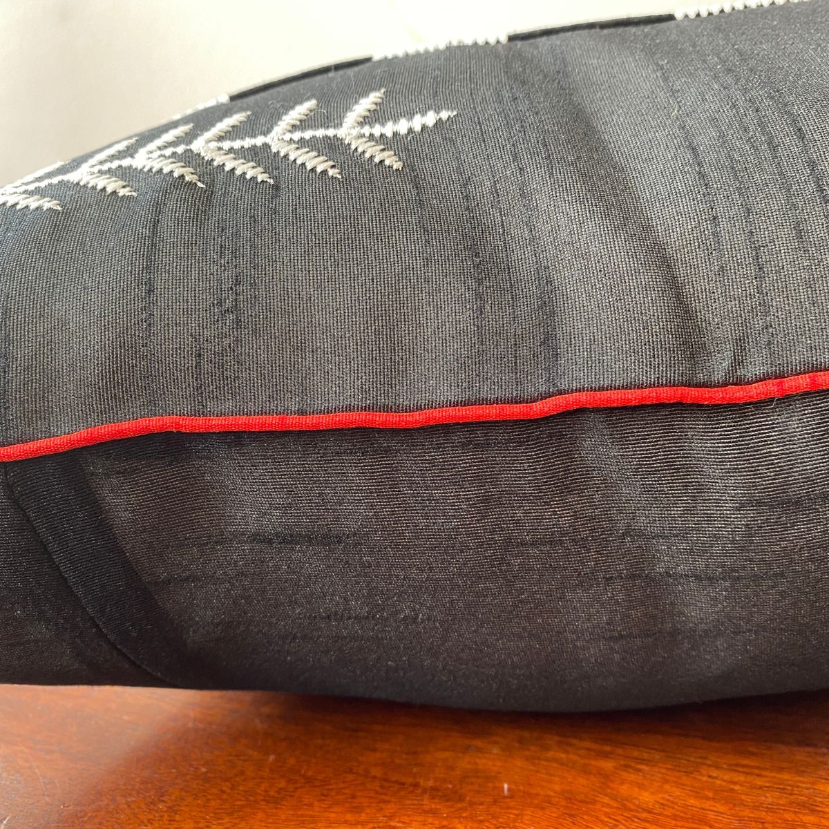 Loom Black Cushion Cover, Pack of 1, 16" x 16" - Coral Slub - 