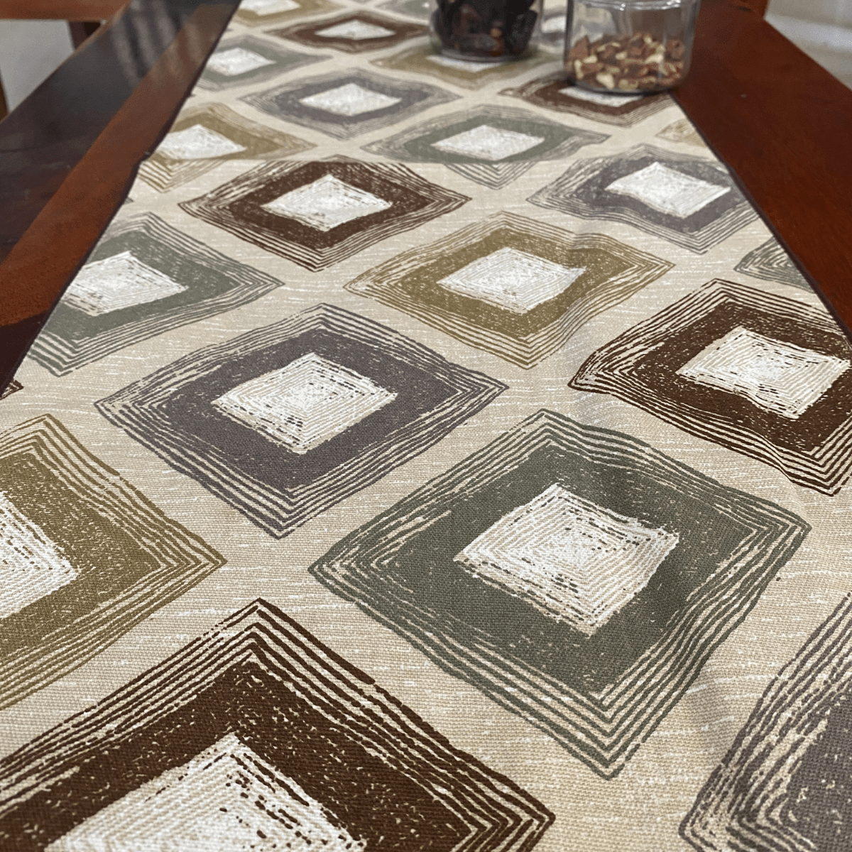 Mocha Printed Table Runner, 100% cotton, 13" x 72" - Coral Slub - 