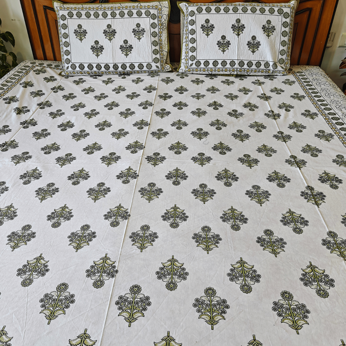 Mohar Cotton Bedsheet with Quilted Pillow Covers – 100" x 108" - Coral Slub - 