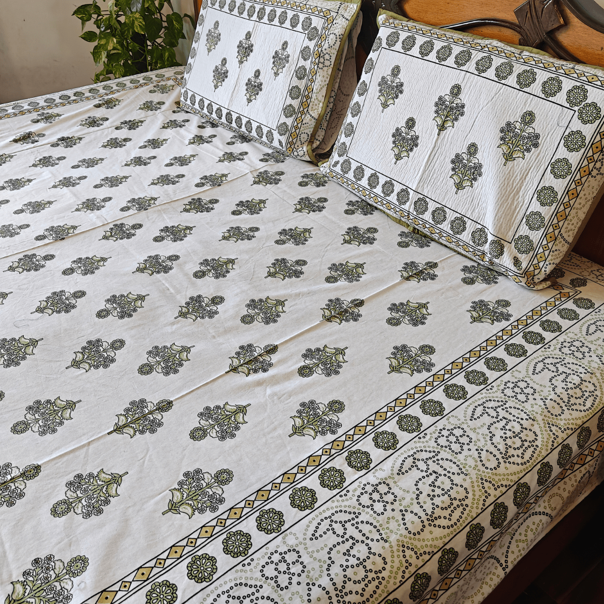 Mohar Cotton Bedsheet with Quilted Pillow Covers – 100" x 108" - Coral Slub - 