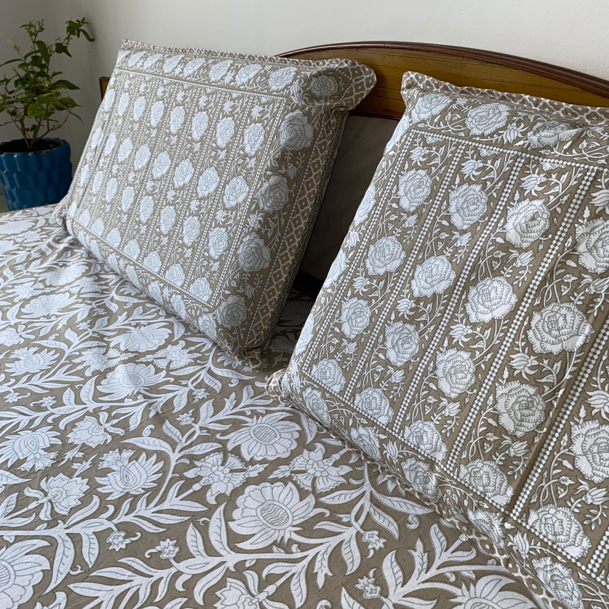 Mridula Bedsheet Set 100% Cotton, King Size, 100" x 108" - Coral Slub - 