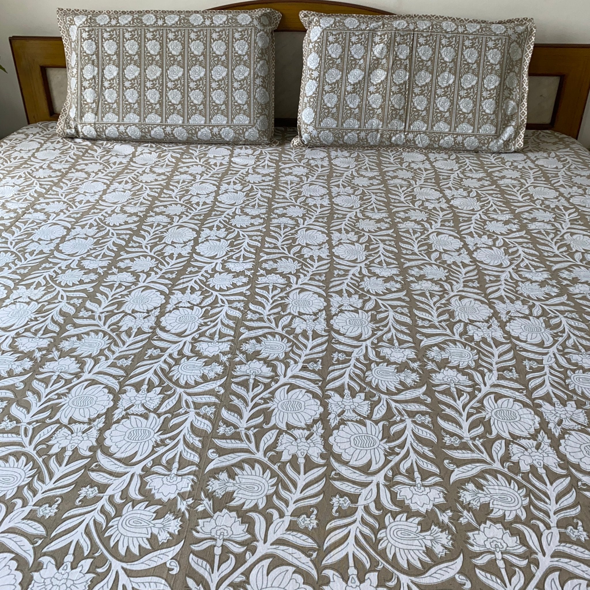 Mridula Bedsheet Set 100% Cotton, King Size, 100" x 108" - Coral Slub - 