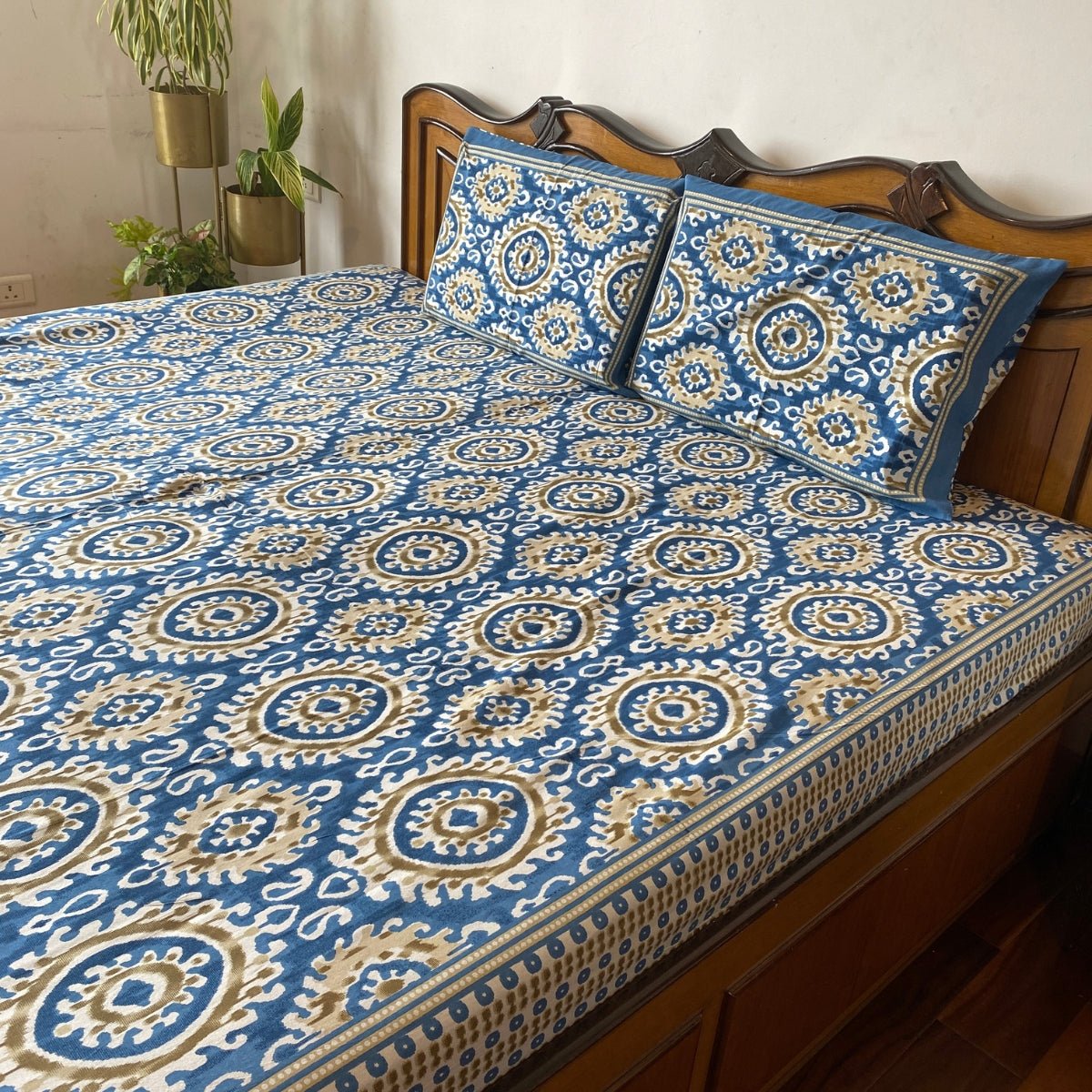 Neel Chakra Ikat Print Bedsheet Set, King Size, 100" x 108" - Coral Slub - 