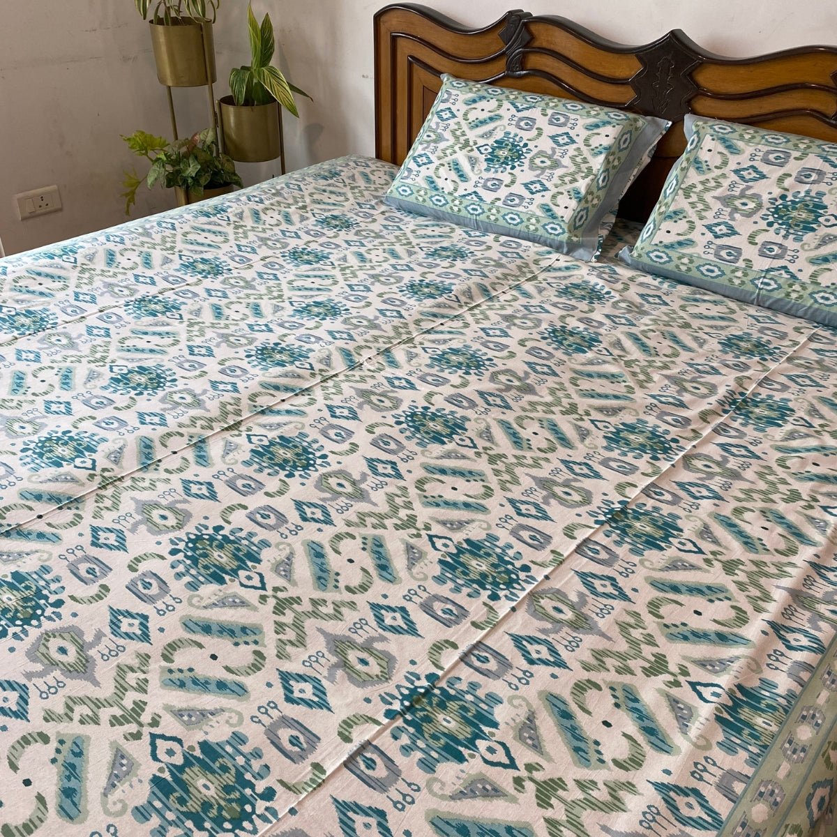 Patola Ikat Print Bedsheet Set, King Size, 100" x 108" - Coral Slub - 