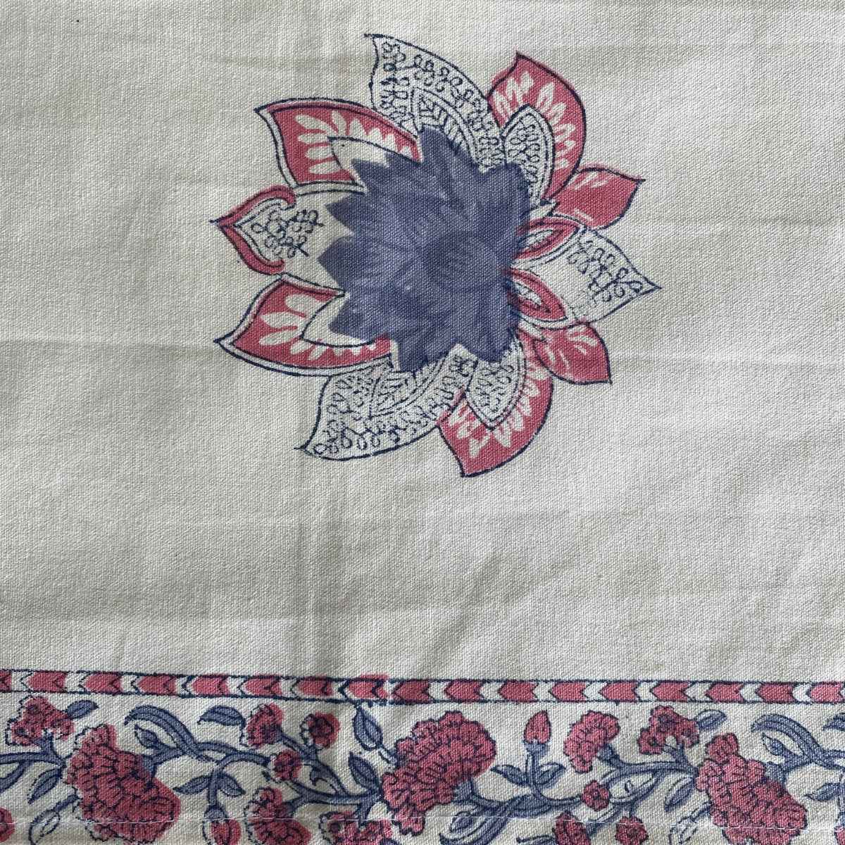 Petal Table Runner, 100% cotton, 13" x 72" - Coral Slub - 