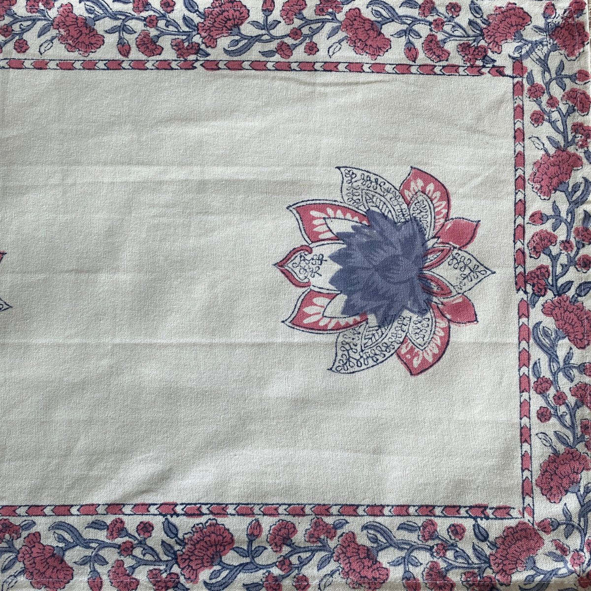 Petal Table Runner, 100% cotton, 13" x 72" - Coral Slub - 