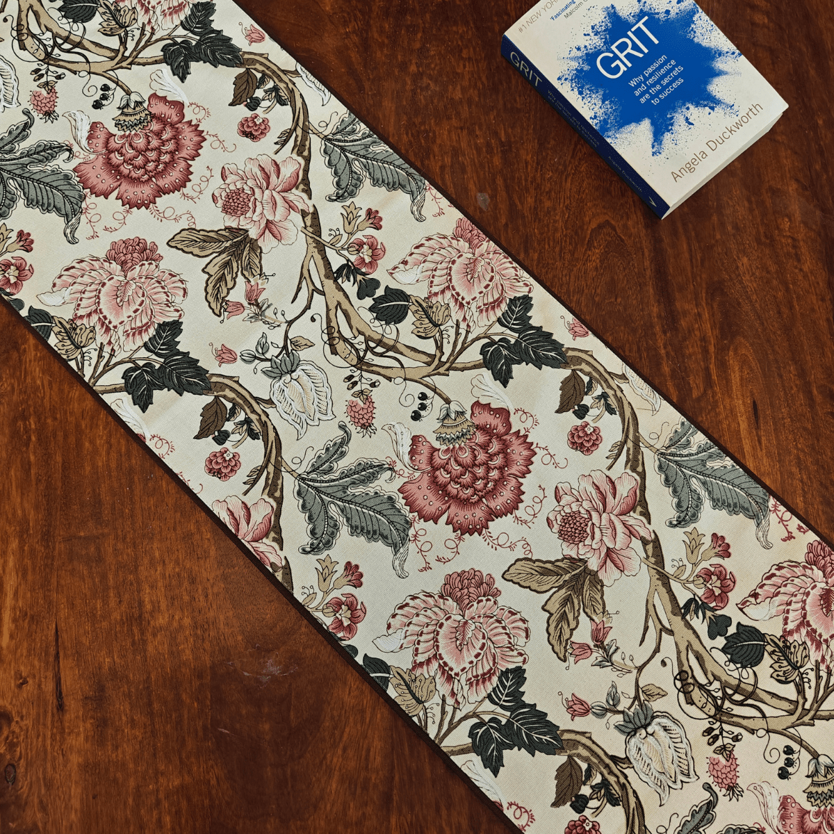 Petal Whisper Printed Table Runner, 100% cotton, 13" x 72" - Coral Slub - 