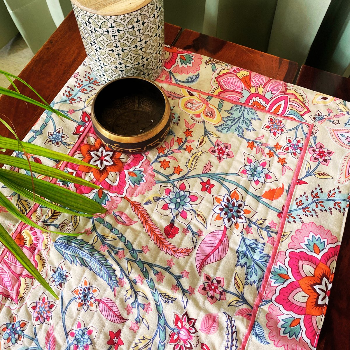 Sandstone Garden Print Table Runner, 100% cotton, 15" x 72" - Coral Slub - 