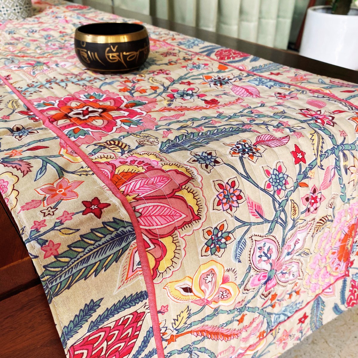 Sandstone Garden Print Table Runner, 100% cotton, 15" x 72" - Coral Slub - 