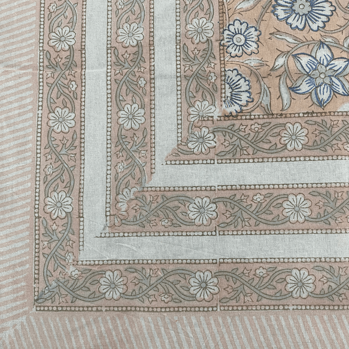 Tropical 6 Seater Dining Table Cover, 100% Cotton, 60" x 90" - Coral Slub - 