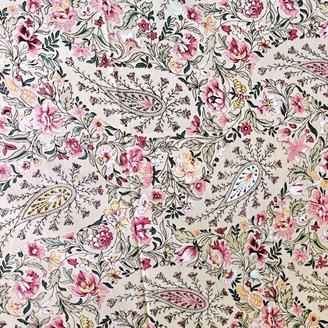 Verdant Botanic Print Bedsheet Set, King Size, Lace Pillows - Coral Slub -