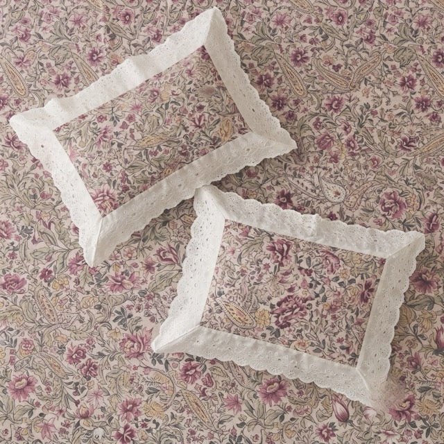 Verdant Botanic Print Bedsheet Set, King Size, Lace Pillows - Coral Slub -