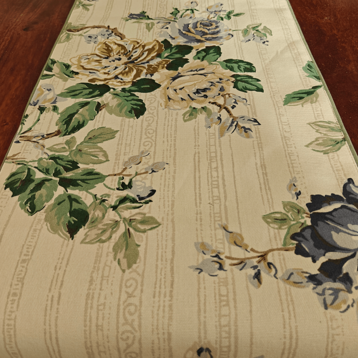Vine Printed Table Runner, 100% cotton, 13" x 72" - Coral Slub - 