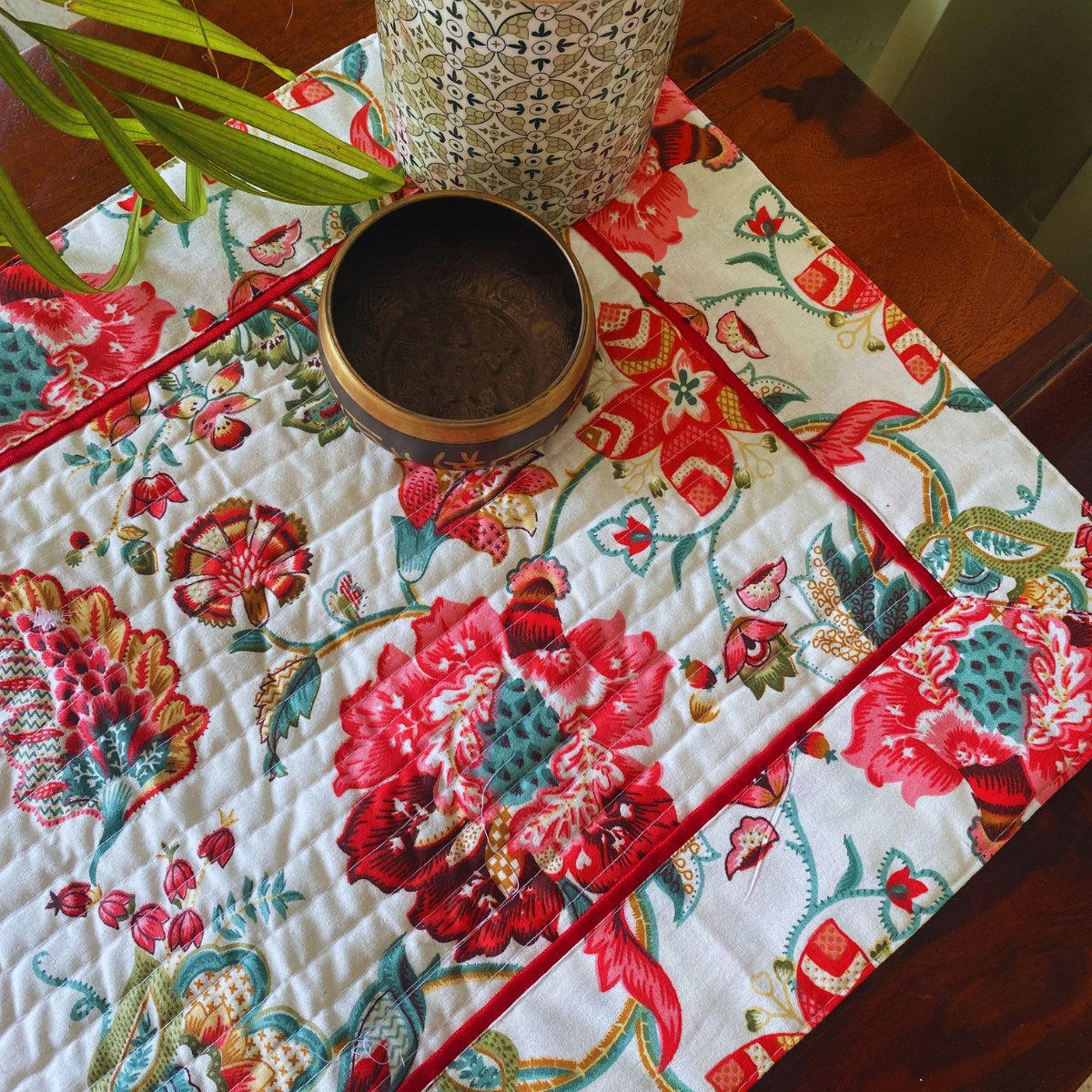 Wheat Meadow Garden Print Table Runner, 100% cotton, 15" x 72" - Coral Slub - 