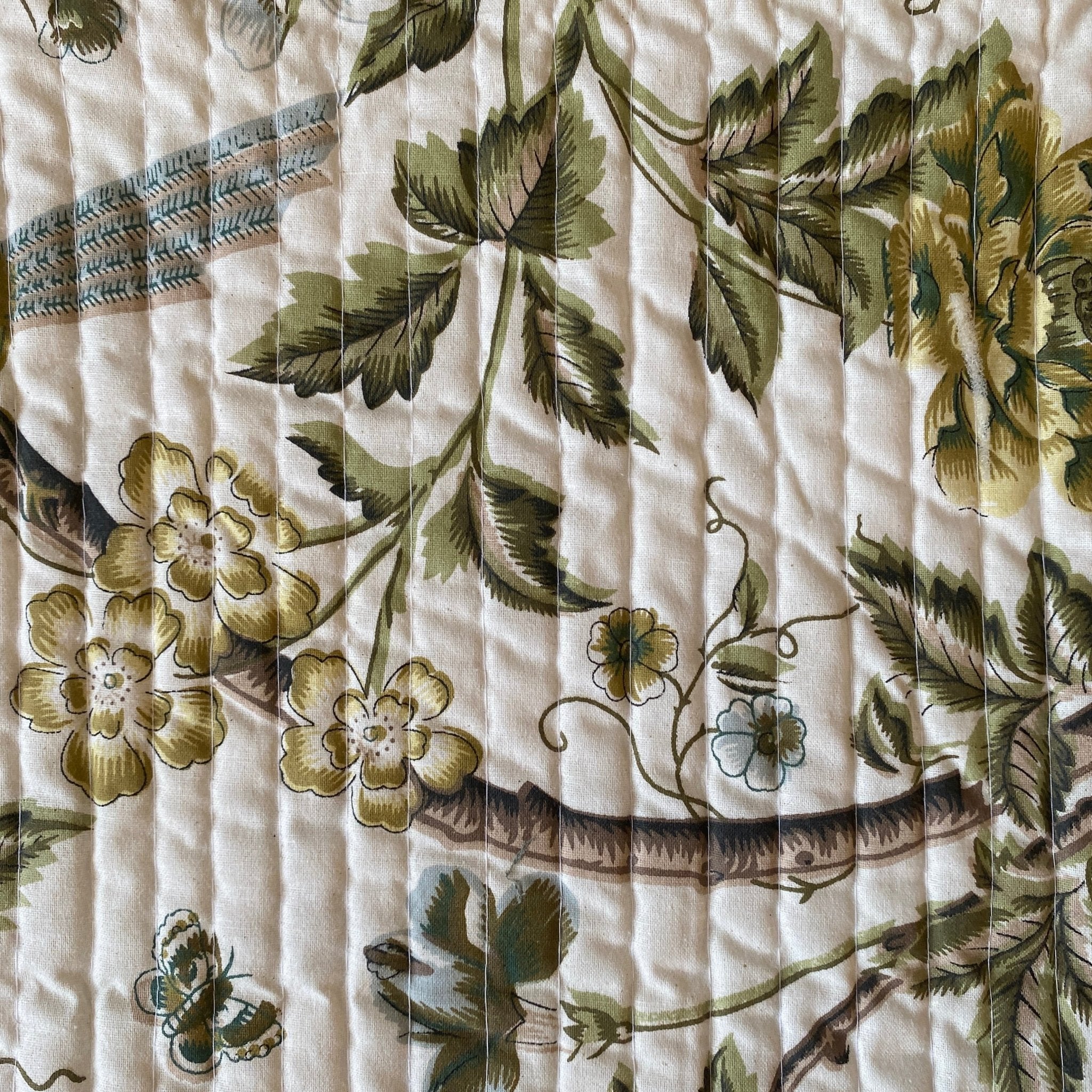 Willow Cascade Garden Print Table Runner, 100% cotton, 15" x 72" - Coral Slub - 