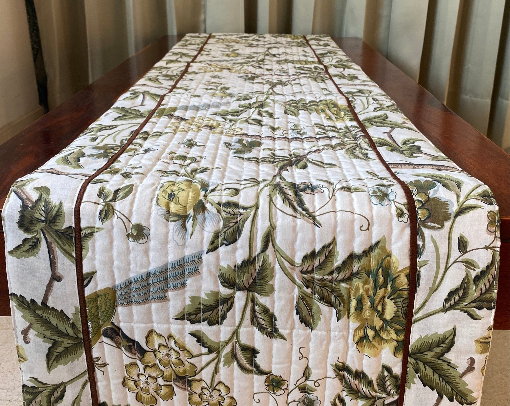 Willow Cascade Garden Print Table Runner, 100% cotton, 15" x 72" - Coral Slub - 